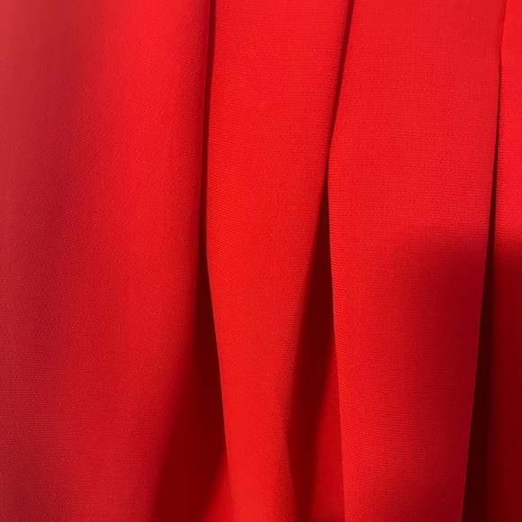 HOST PICK ♥️Banana Republic red skirt in size 4 petite - Picture 2 of 5